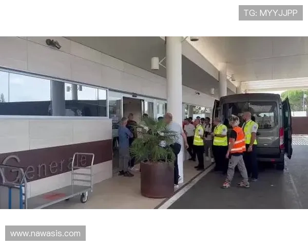 迪马:利昂-贝利已抵达钱皮诺机场即将完成加盟罗马交易 迪马:利昂-贝利已抵达钱皮诺机场即将完成加盟罗马交易
